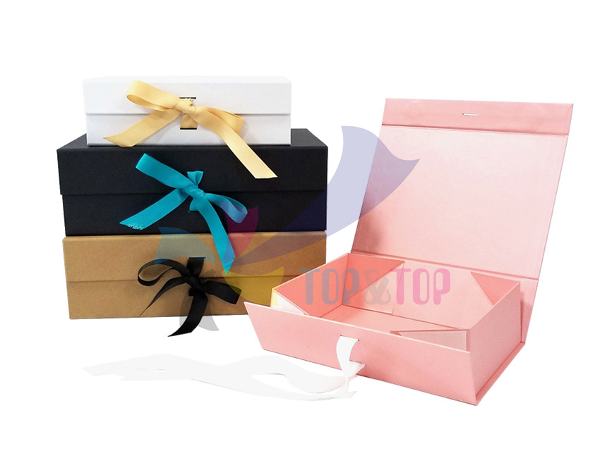 Folding gift box